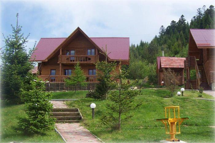 Hotel Boykivskiy Dvir Yasenitsa Zamkova Exterior foto